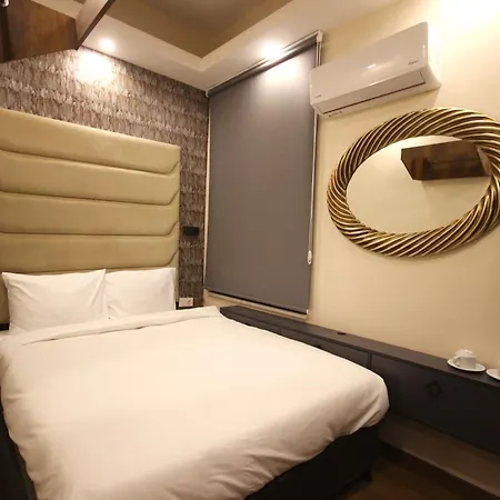 Taksim By Rich Hotel Istanbul Exterior photo